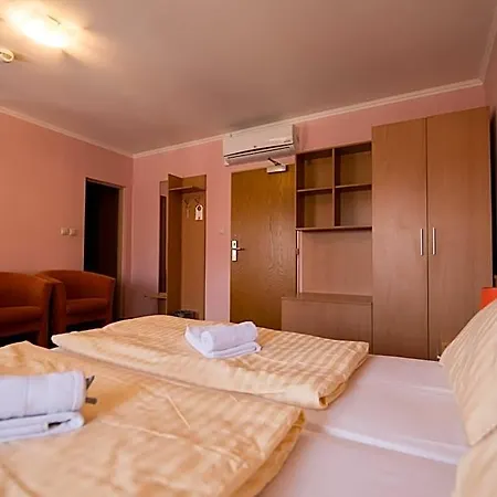 Clavis Hotel