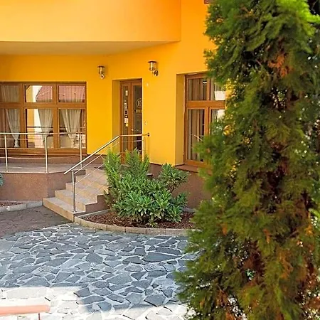 Clavis Hotel