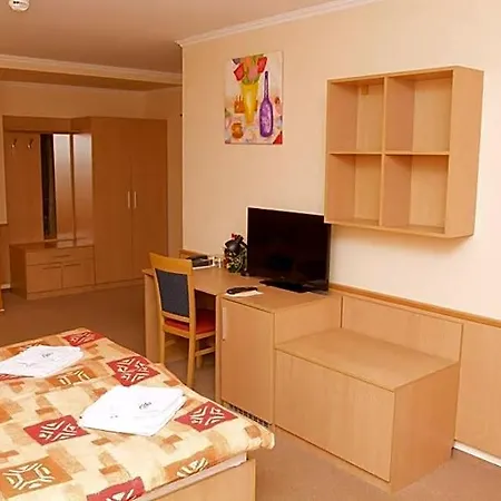 Hotel Clavis 3*