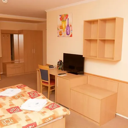 Hotel Clavis 3*